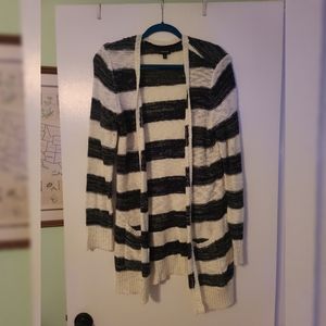 TORRID Size 1 Black & White striped cardigan